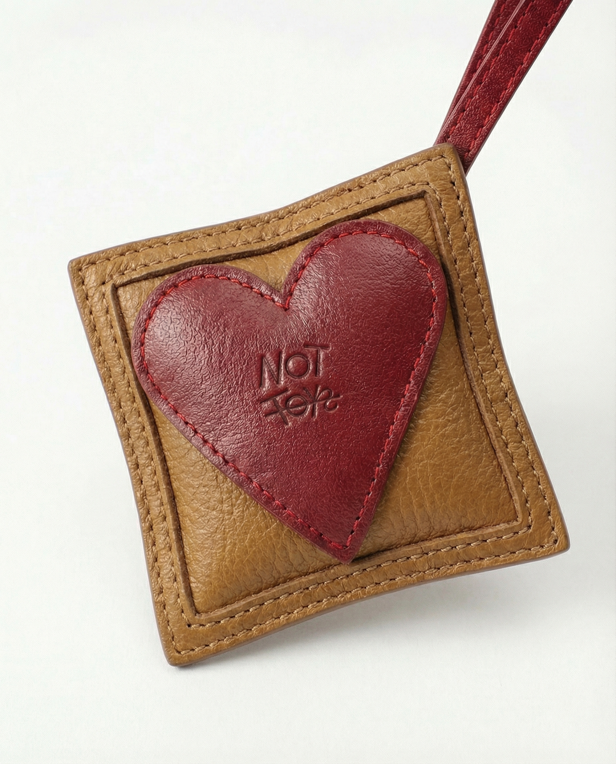 Heart Box Charm - CamelxBurgundy - detail view